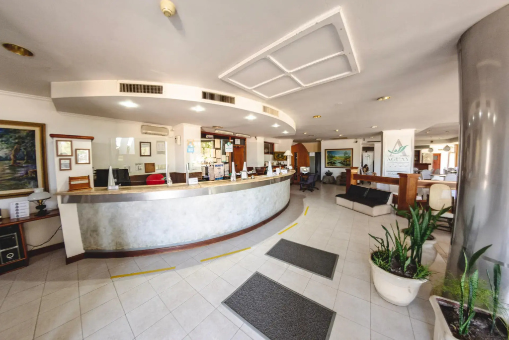 Lobby & Reception