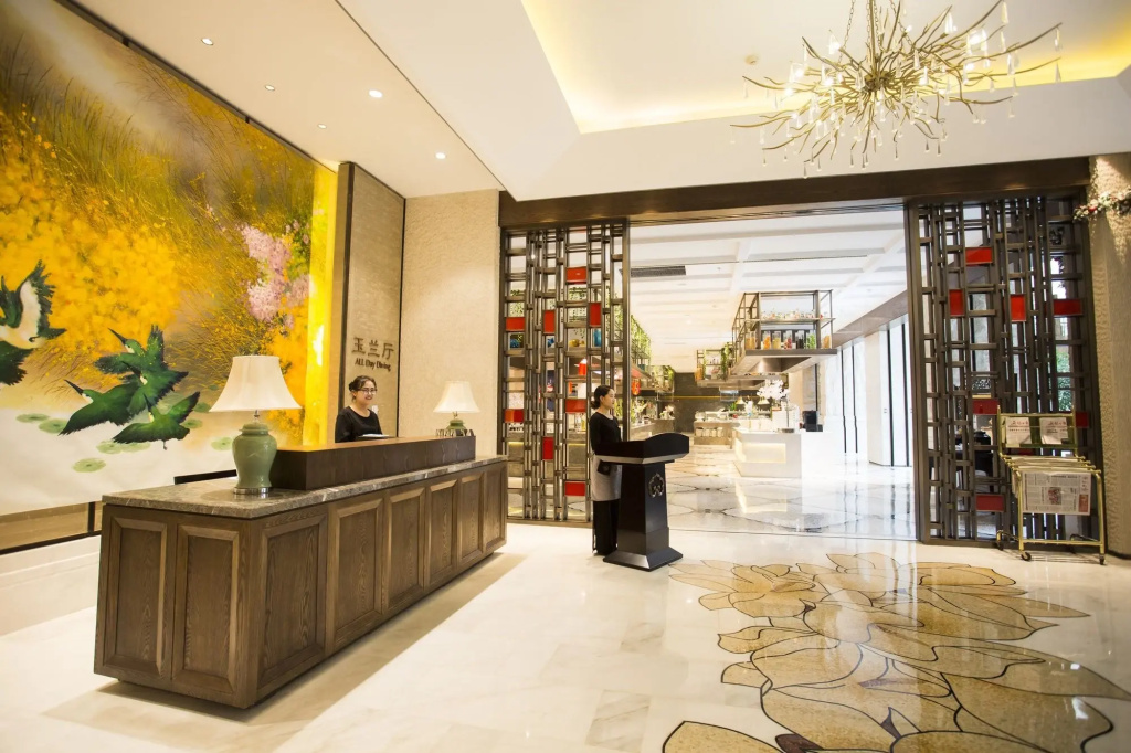 Lobby & Reception