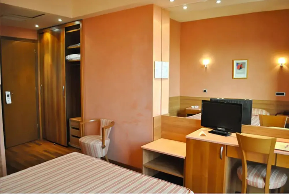 Standard Double room with balcony (full double bed)