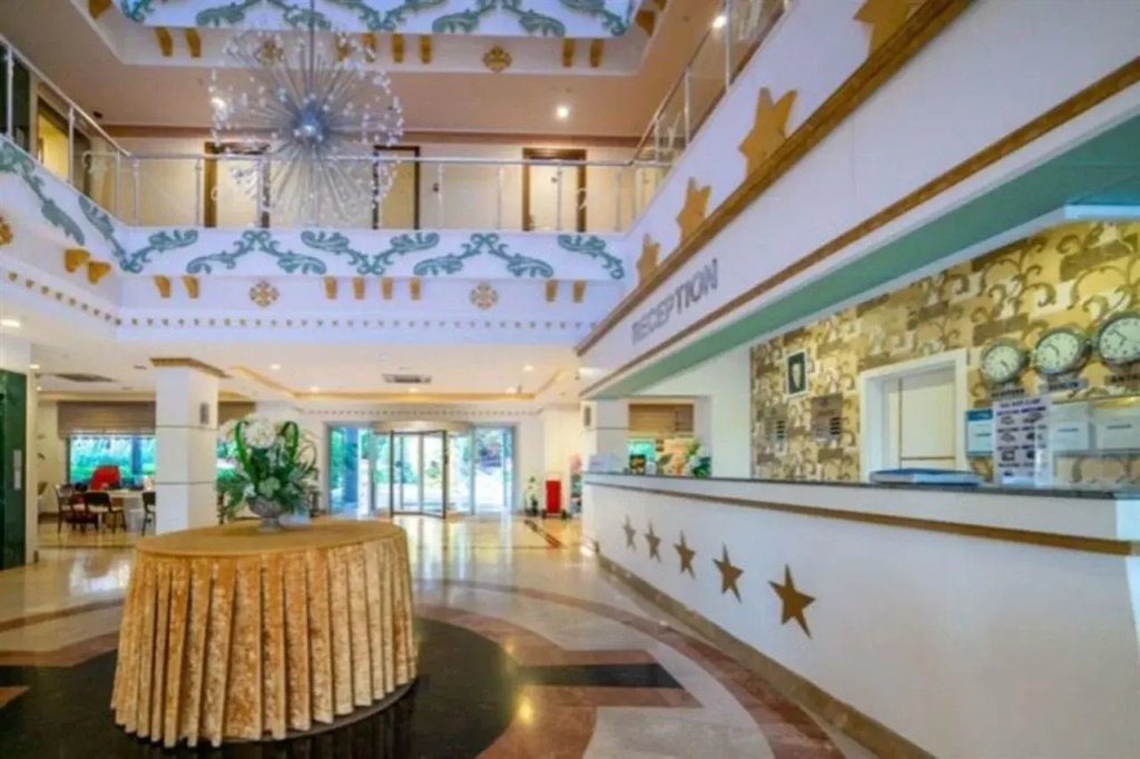Lobby & Reception