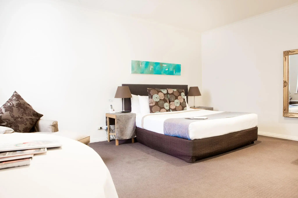 Double Studio (full double bed)