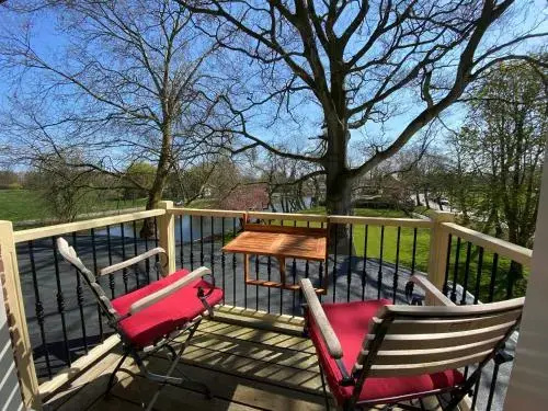 Balcony & Terrace