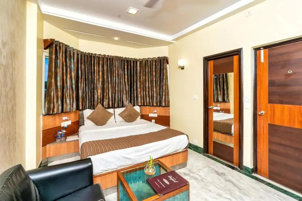 Deluxe Double room (full double bed)
