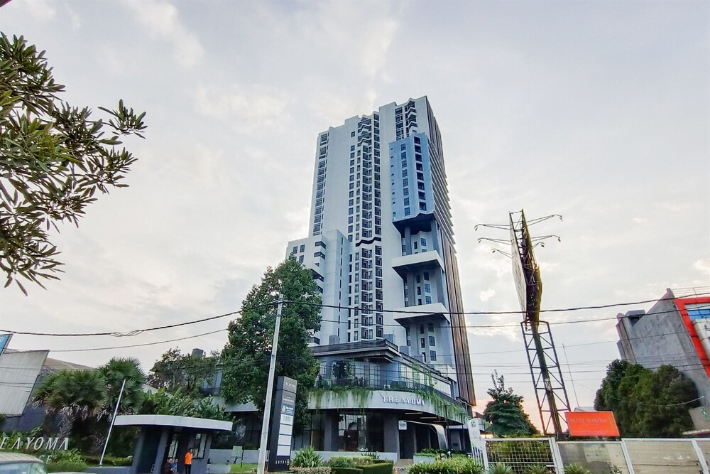 Stunning And Homey Studio Apartment The Ayoma