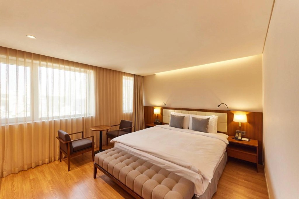 Hotel Uri& — 4
