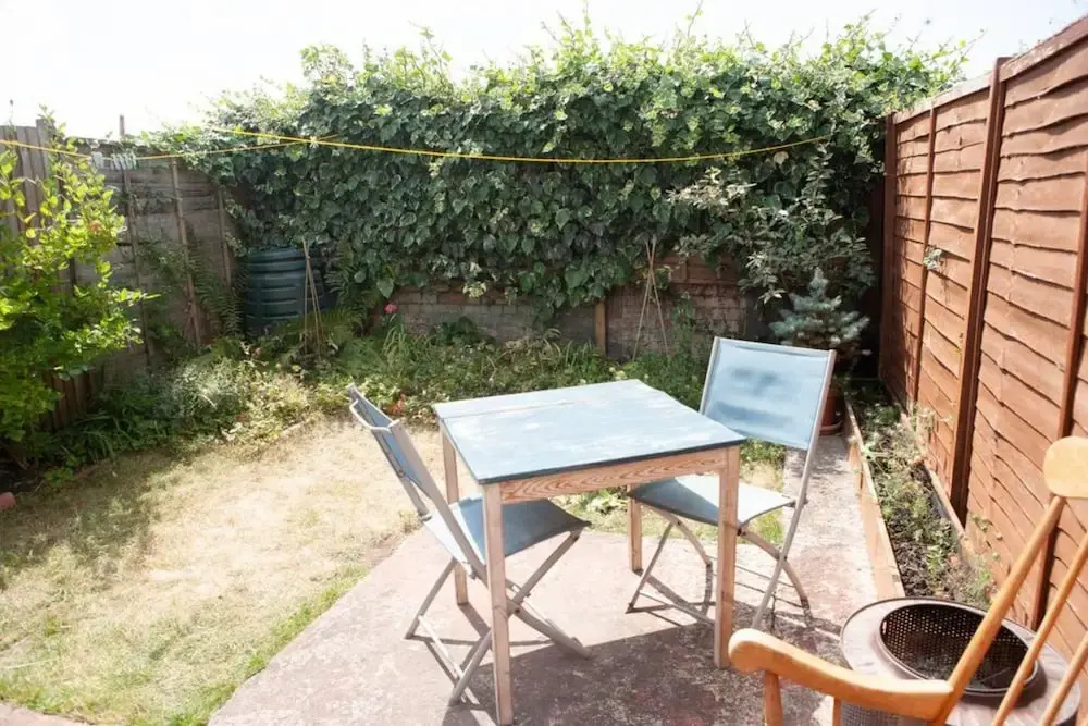 1 Bedroom Apartment With Beautiful Garden