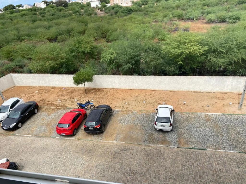 Apt completo, nascente, 2 quart em condomínio fechado