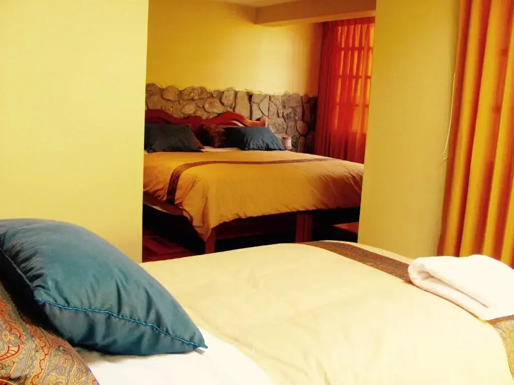 Standard Triple room