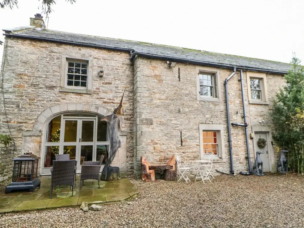 2 The Coach House