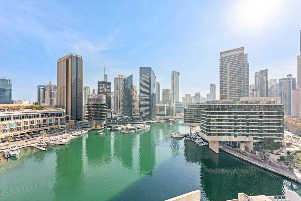 Silkhaus Bay Central Tower Near Marina Mall