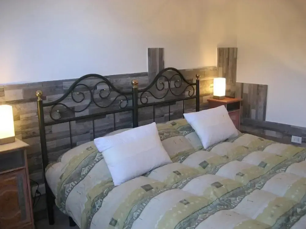 Economy room