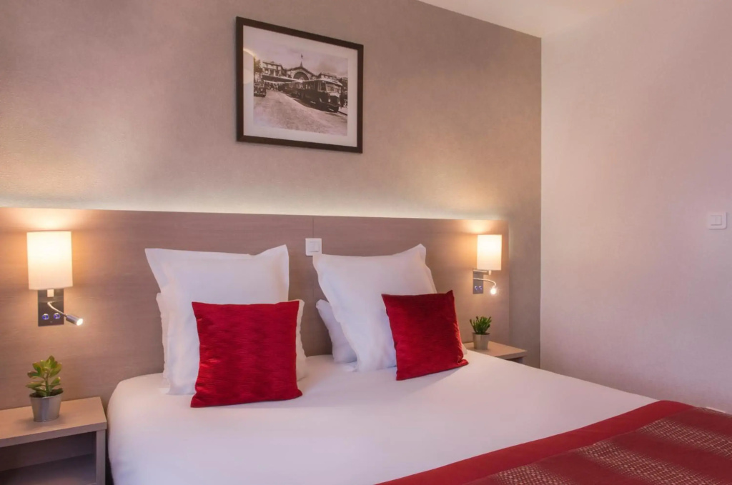 Отель Dièse Hôtel Bastille в Париже