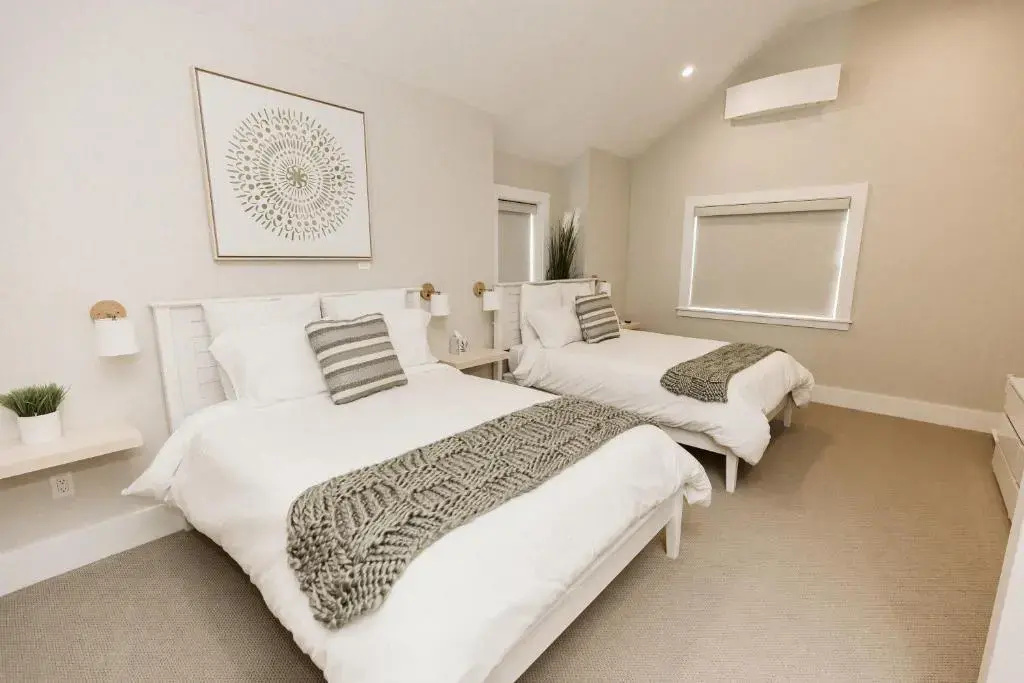 Double Suite (full double bed)