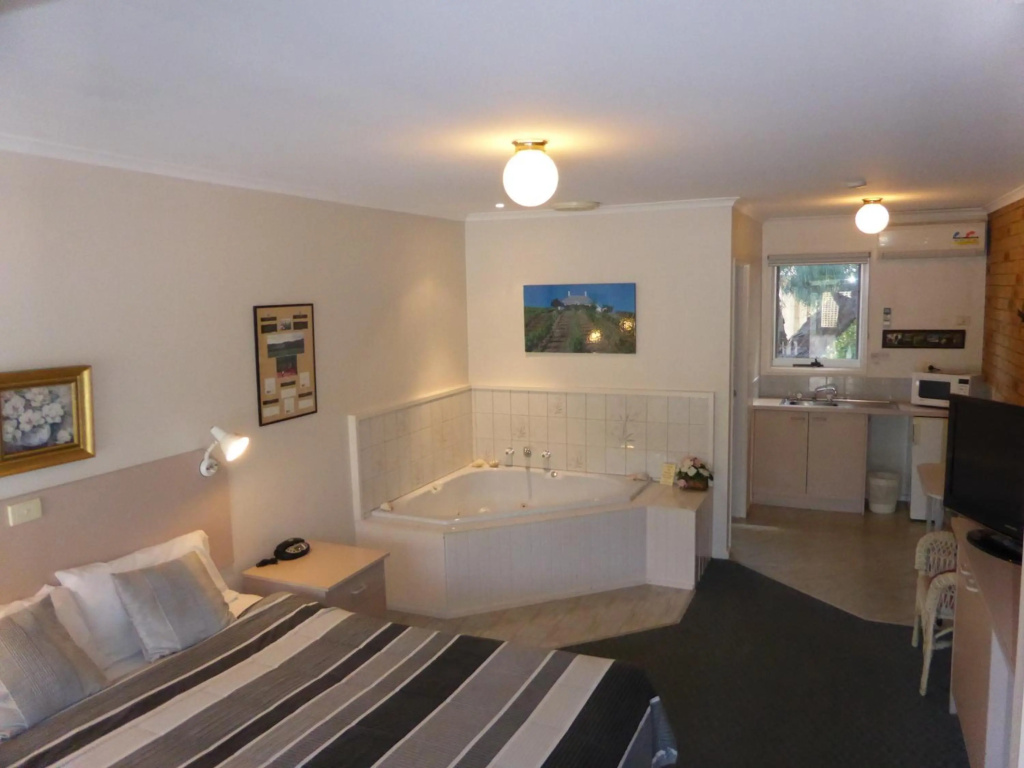Balnarring Village Motor Inn in Melbourne