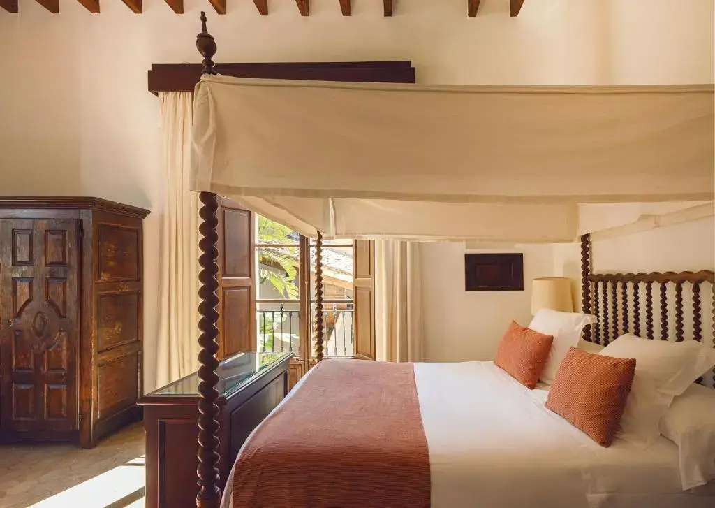Superior Double room (full double bed)