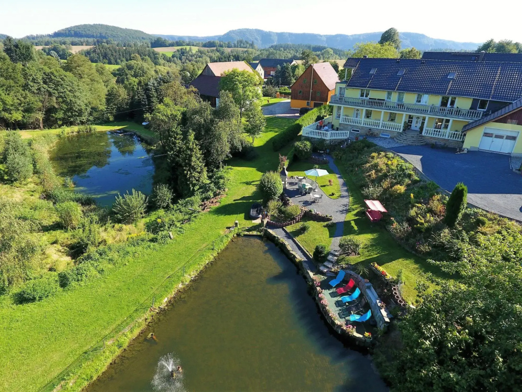 Roomy Apartment in Lichtenhain With Pond