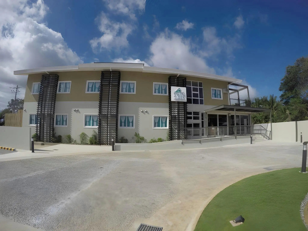 Twin Tides Resort