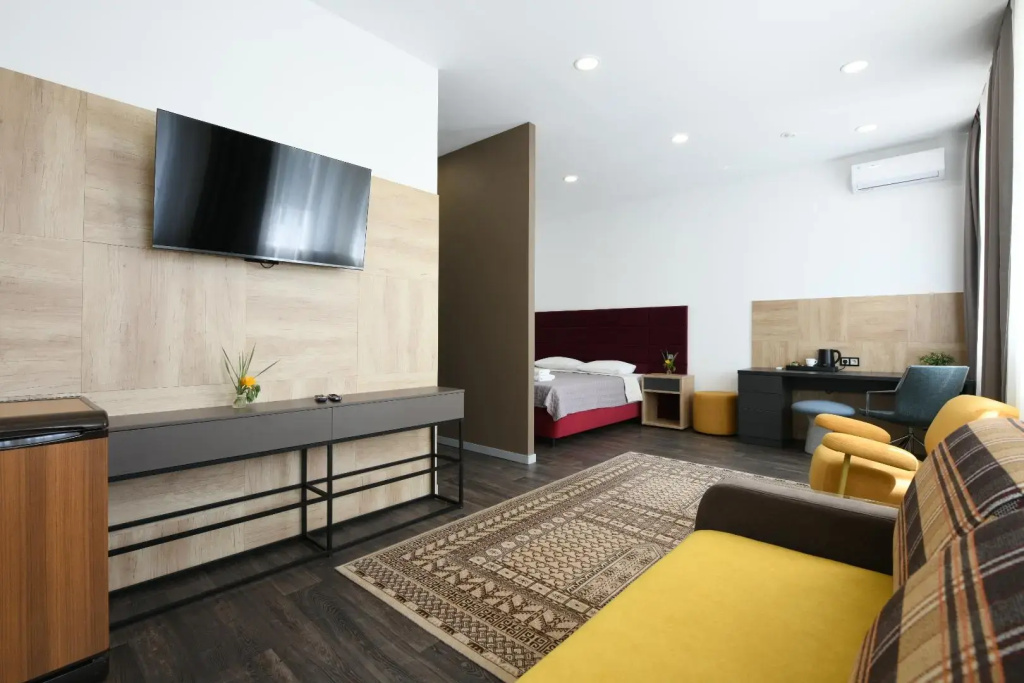 Lobby & Reception