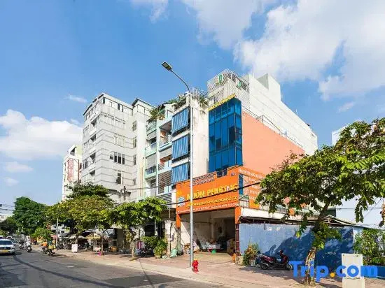 Collection O Dinh Dinh Hotel - Near Tan Son Nhat Airport — фото