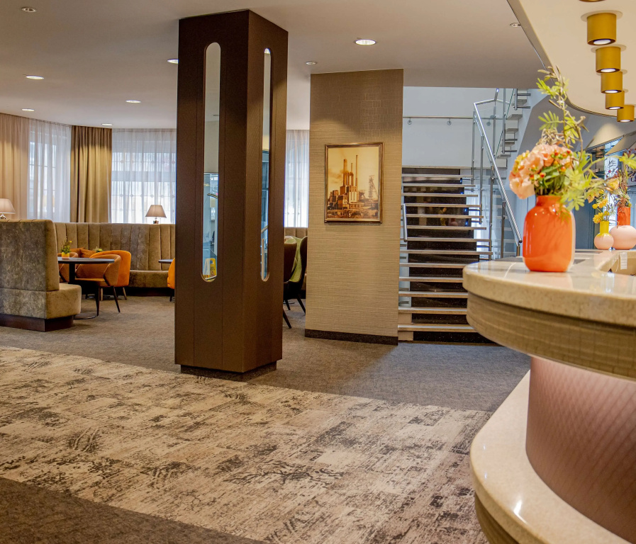 Lobby & Reception