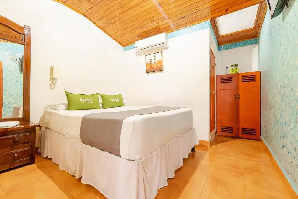 Superior Double room (full double bed)