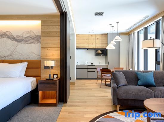 Yu Kiroro, Ski-In Ski-Out Luxury Residences