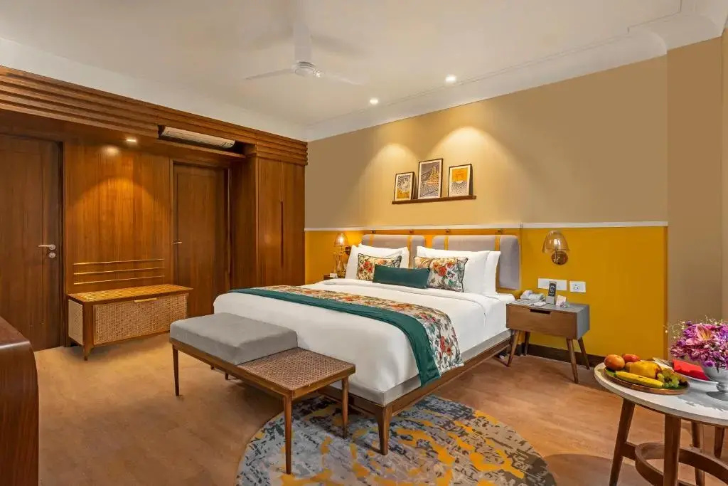 2 Bedrooms Royal Apartment with land view