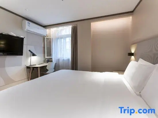 Superior Double room (full double bed)