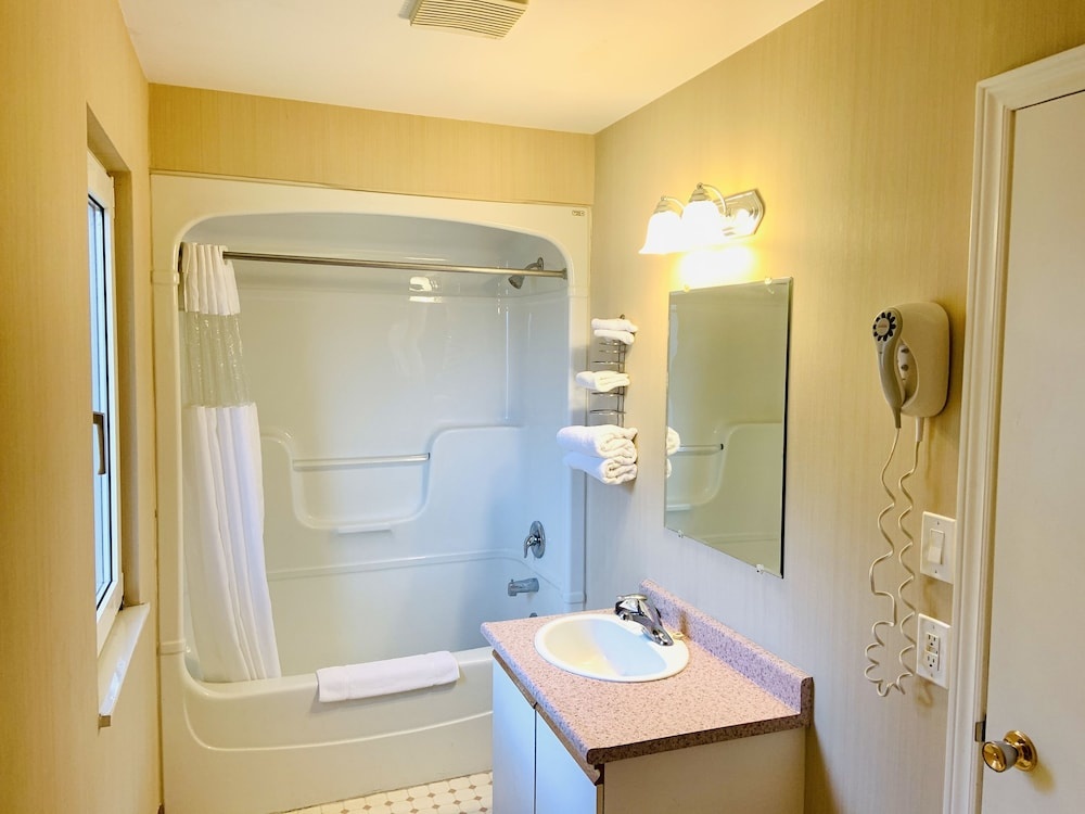 Отель Toronto Lakeshore Hotel в Миссиссауге