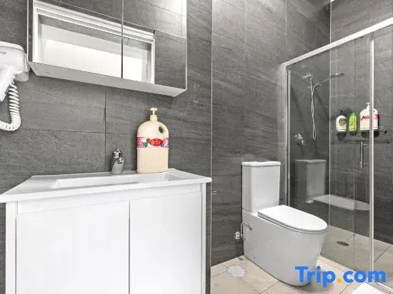 Cozy Room - Ideally Located at Kensington
