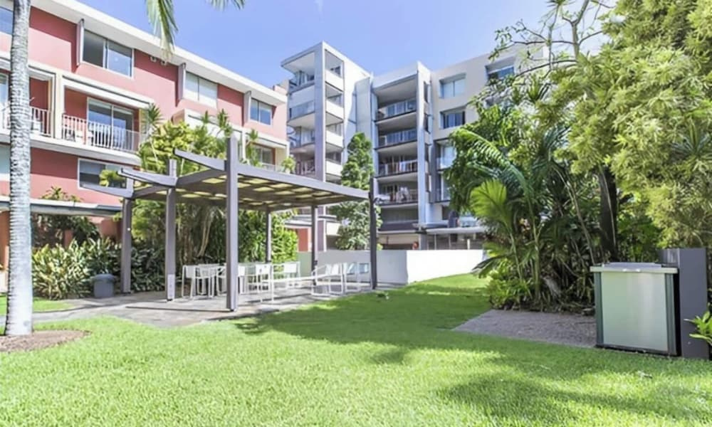 2-bed Near Brisbane CBD With Pool, Sauna & BBQ