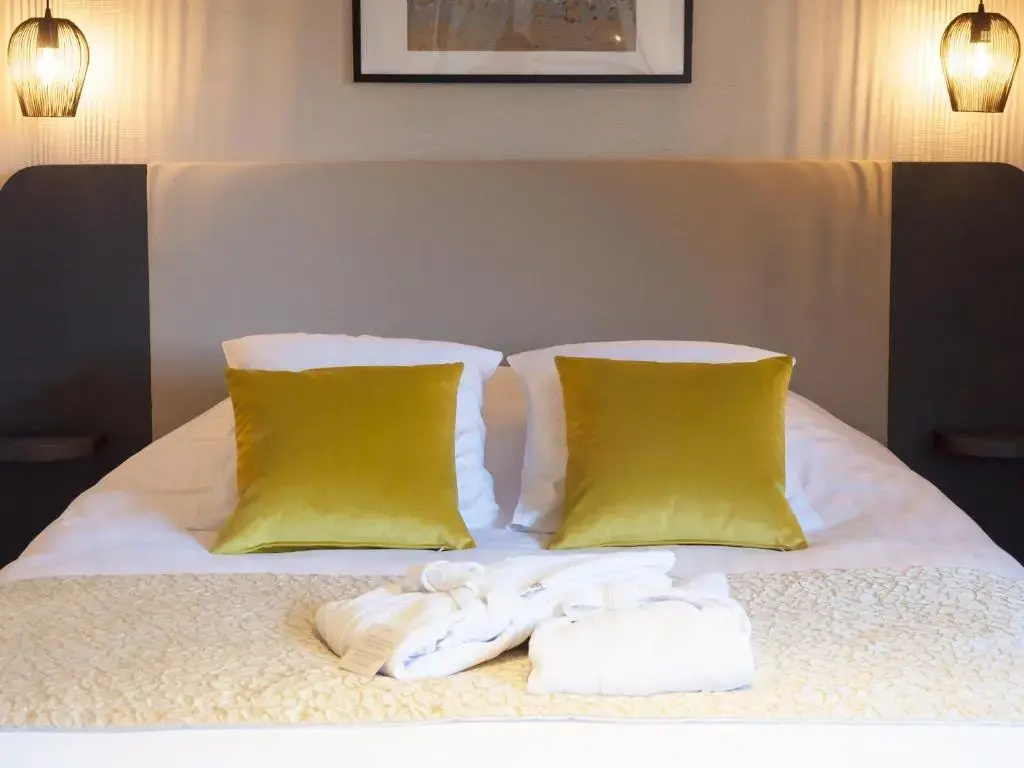 Superior Double room (full double bed)