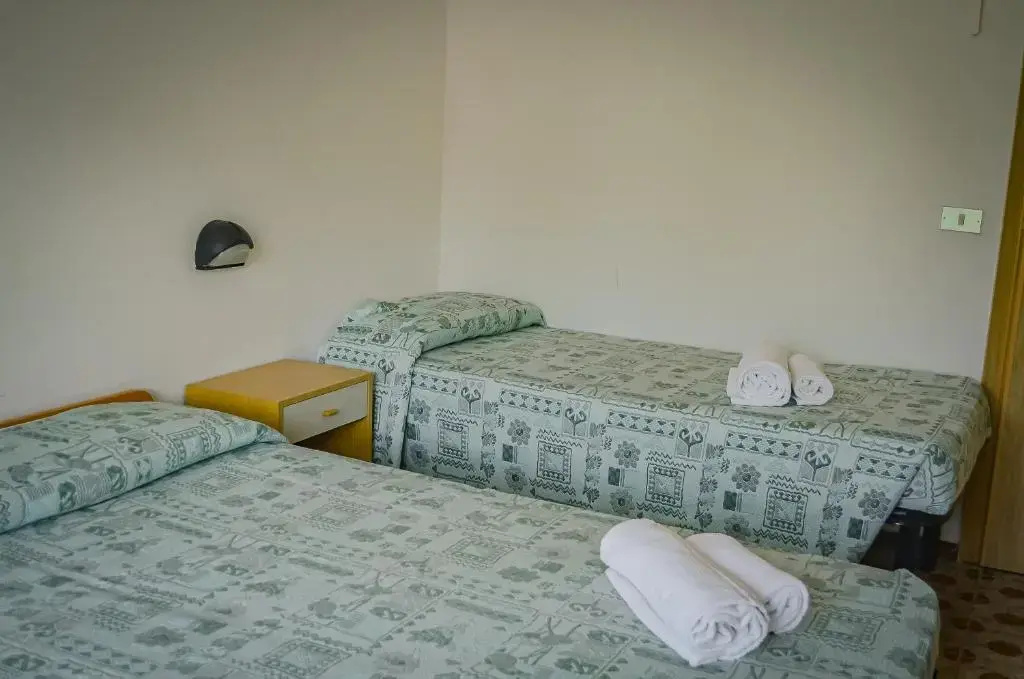 Economy Triple room