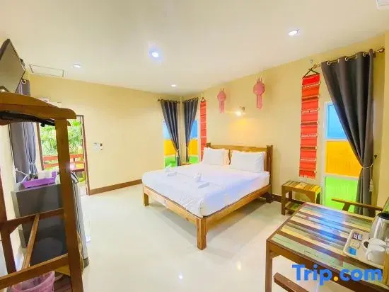 Standard Double room with pool view (full double bed)
