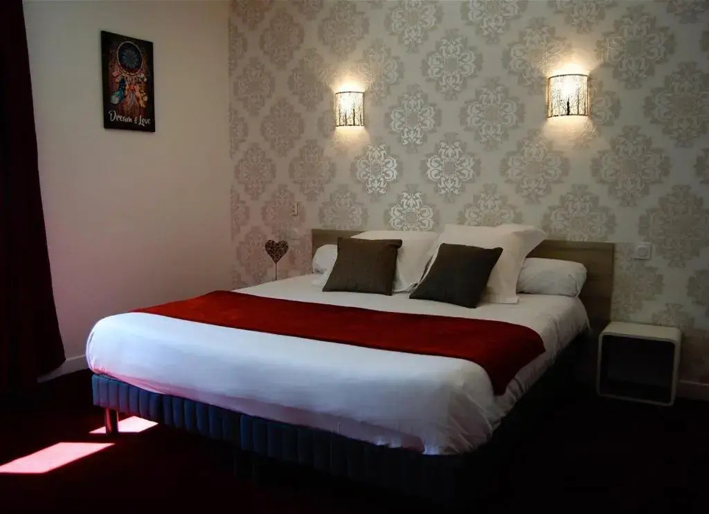 Standard Double room (full double bed)