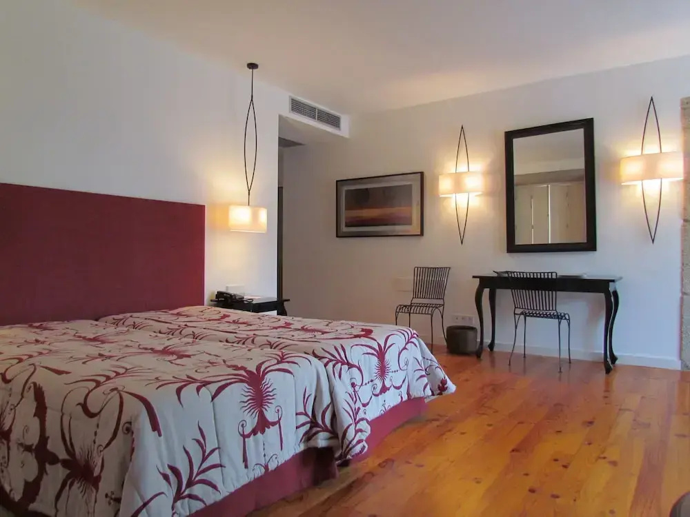 Deluxe Suite with balcony