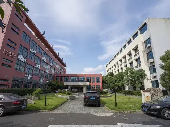 Man buGarden Hotel