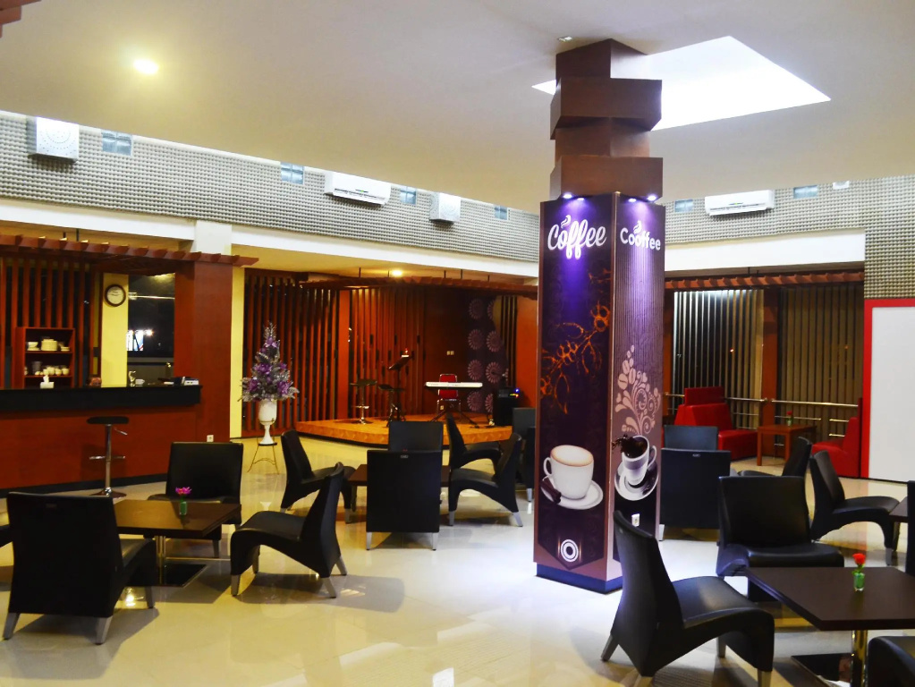 Regina Hotel Pemalang - Général