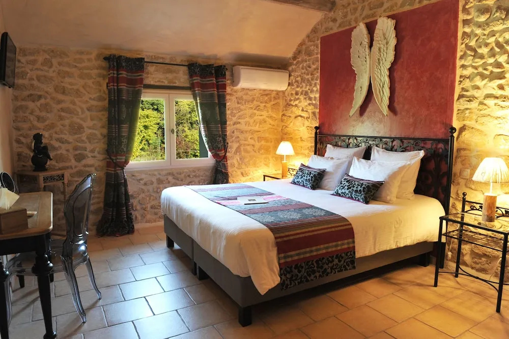 Standard Double room with garden view (full double bed)
