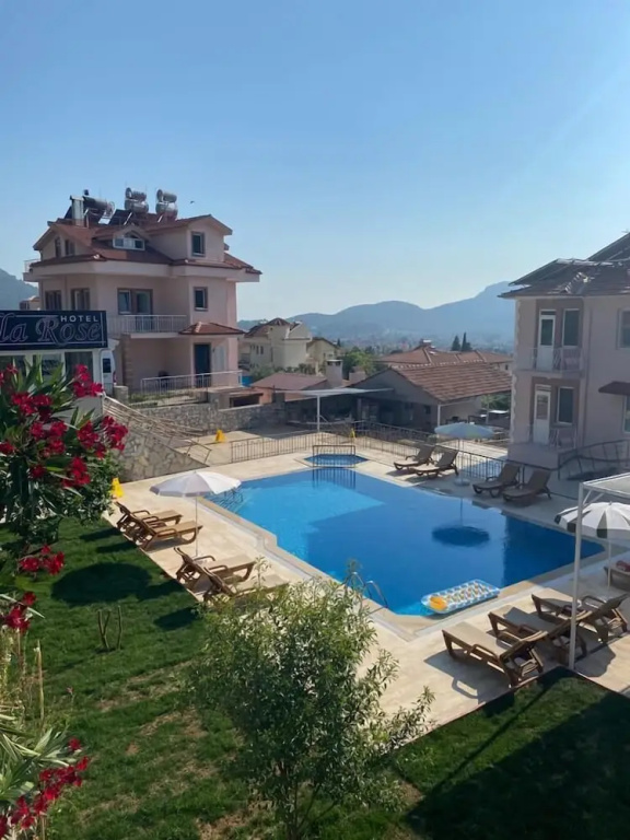 Bella Rose Hotel