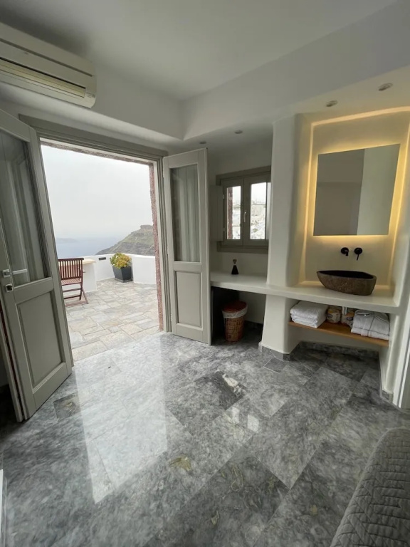Studio with balcony and with mountain view