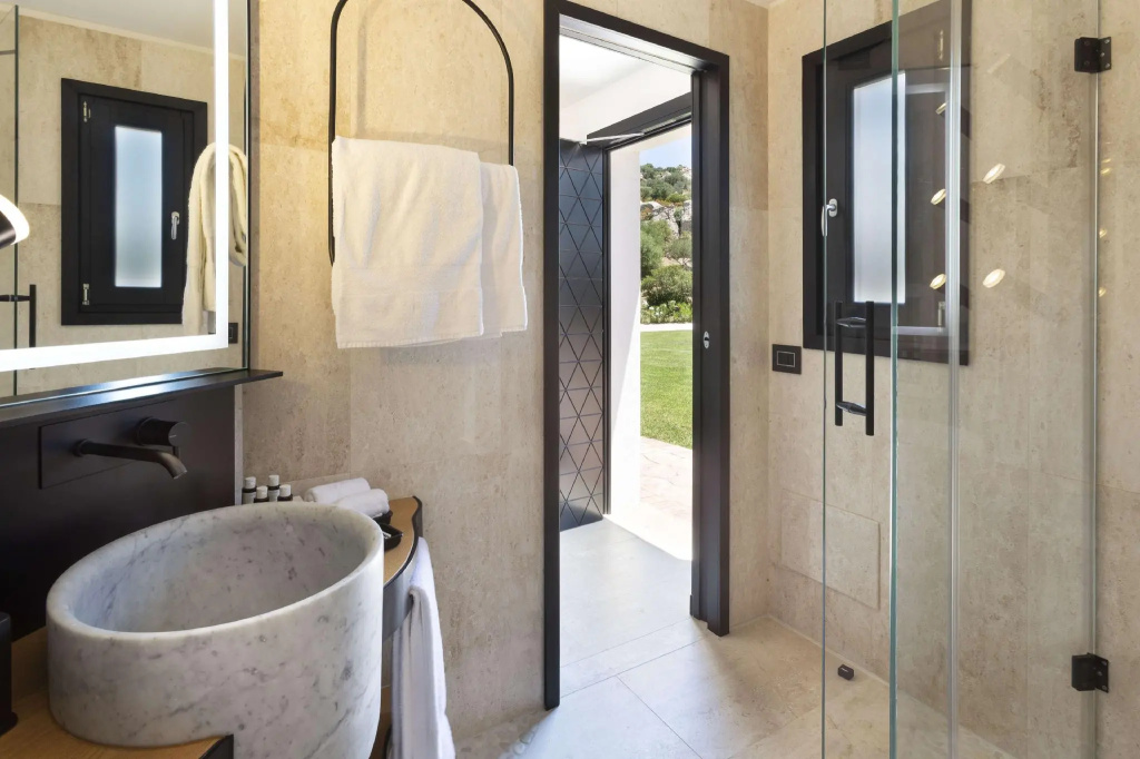 Deluxe Double room with sea view (full double bed)