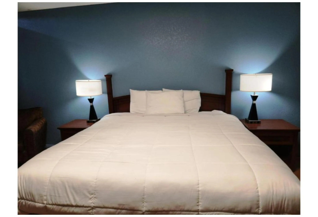 Econo Lodge Mena near QueenWilhelmina State Park — 3