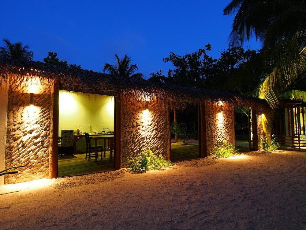 Embudu Village Resort риф