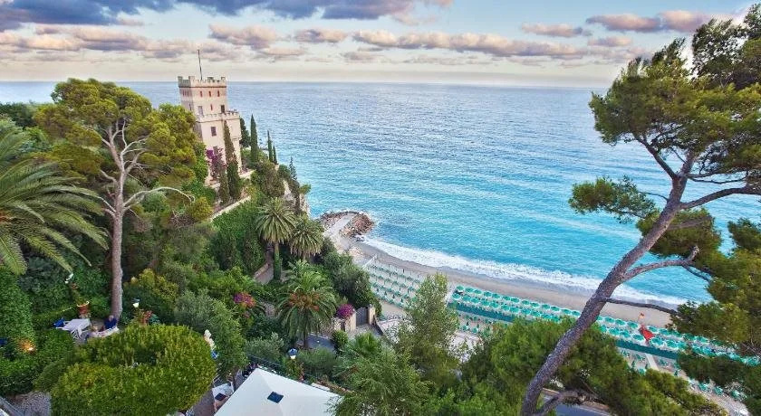 Beach & Waterfront