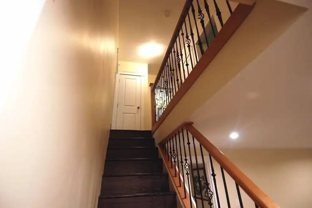 LUXE Retreat at 8050 Kaymar Dr. - фото 12