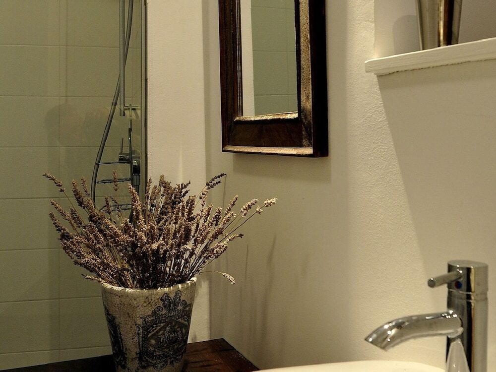 Отель Stylish, Quiet and Beautiful Views Villa With a Pool, фото 4