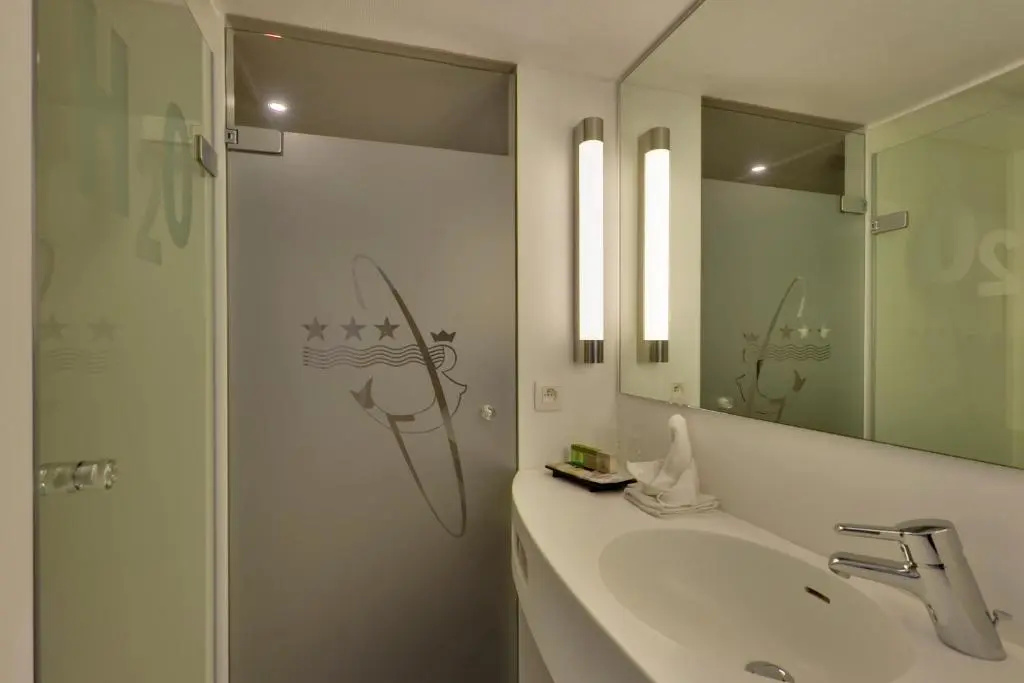 Superior Double room (full double bed)