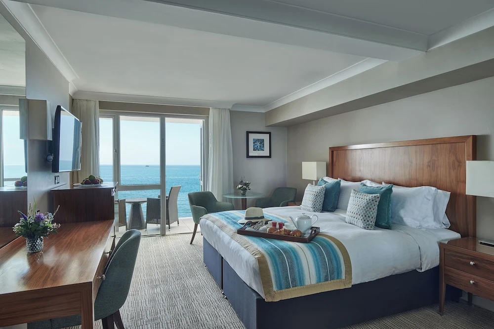 Deluxe Double room with ocean view (full double bed)
