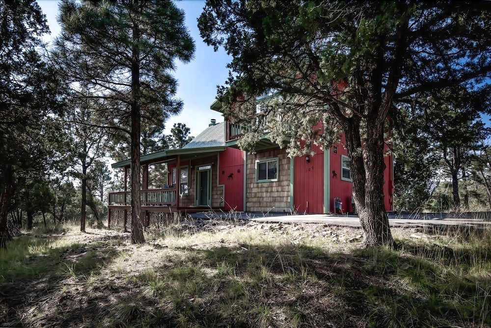 Alhambra - Three Bedroom Cabin